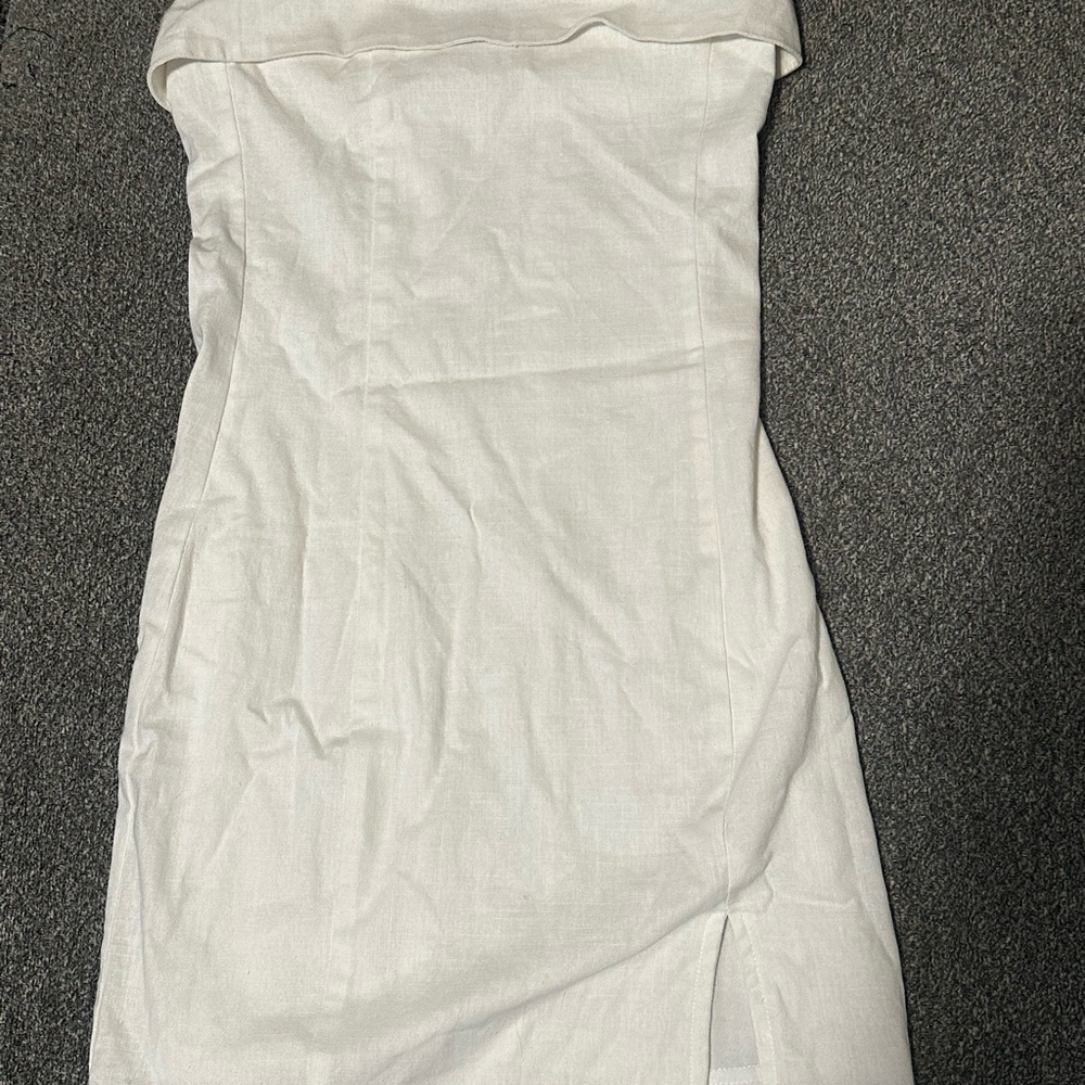 Elegant White Strapless Dress